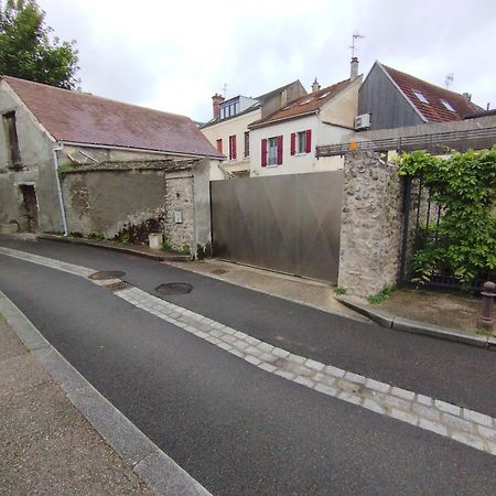 La Grenouillere Apartment บรี-กงต์-โรแบร์ ภายนอก รูปภาพ