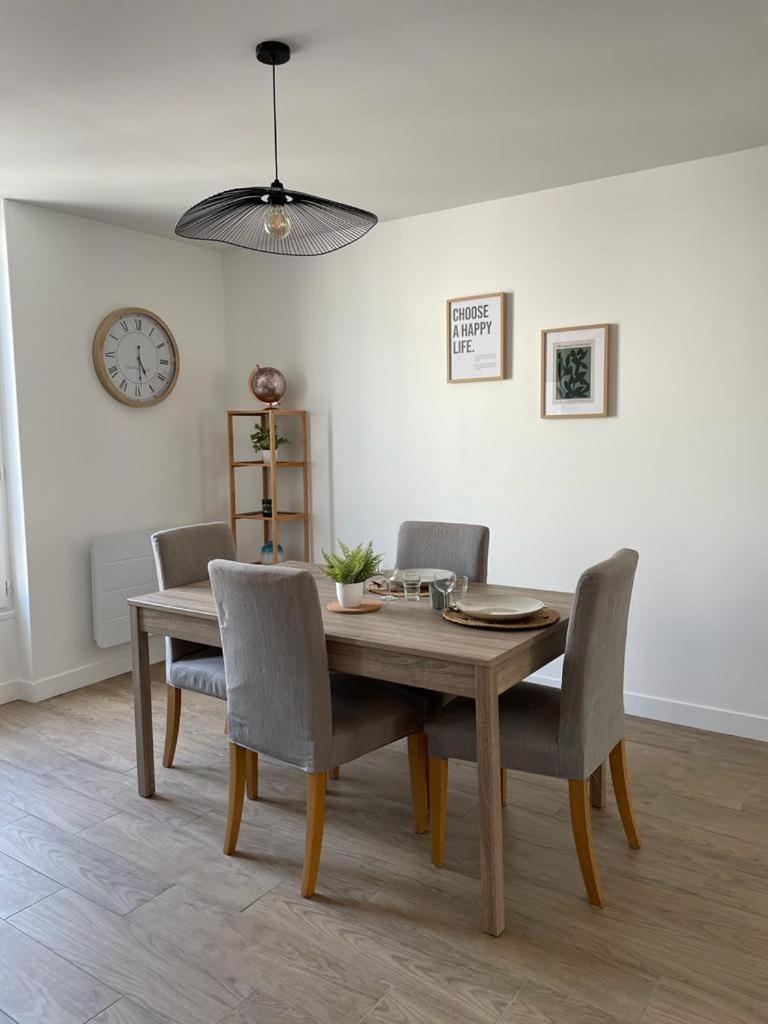 La Grenouillere Apartment บรี-กงต์-โรแบร์ ภายนอก รูปภาพ